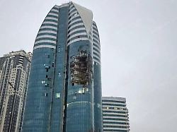 Loch nahe Kadyrow-Palast: Drohne soll in Wolkenkratzer in Tschetschenien eingeschlagen sein